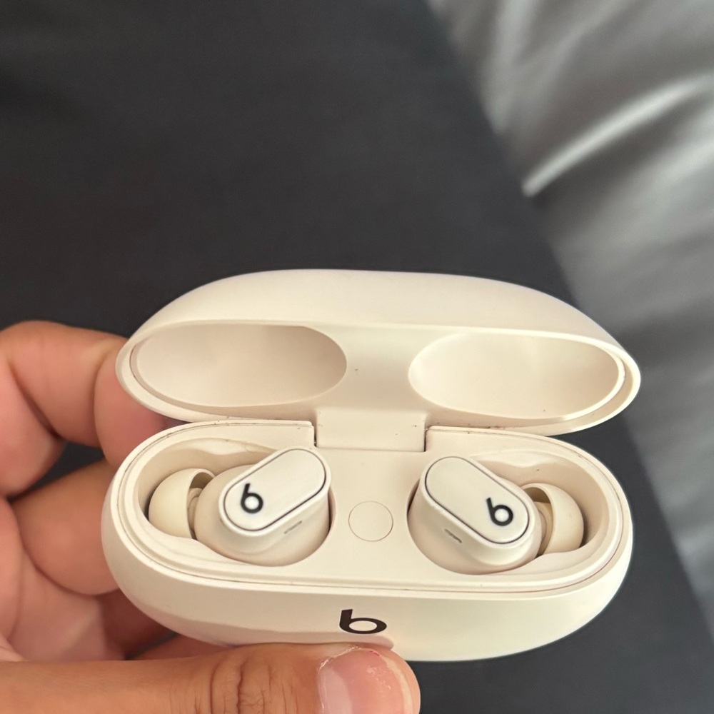 Beats by Dre Cream Earbud Headphones